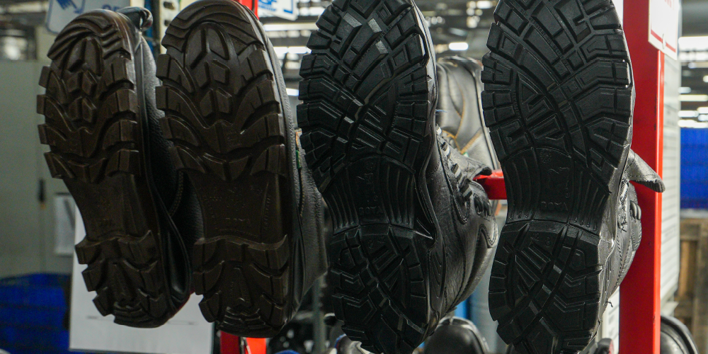 Boots lefy to dry